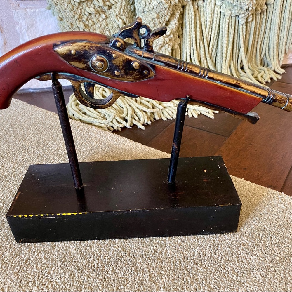 Vintage Style Decorative Pistol in Red and Black - Picture 6 of 6